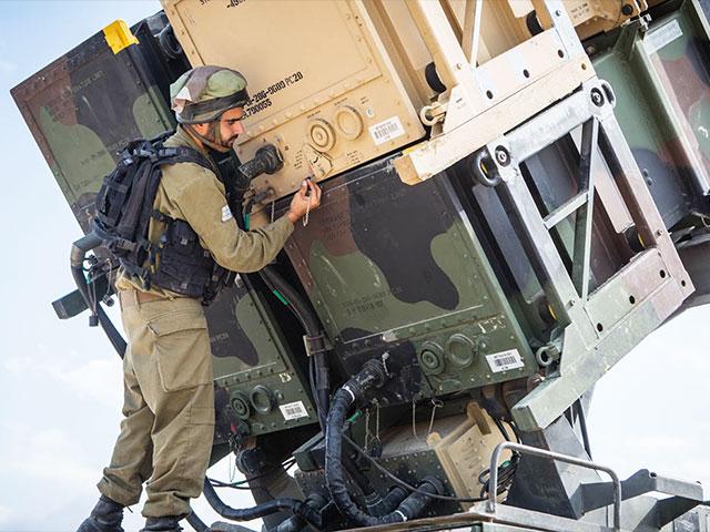 Israeli Soldier with Patriot Aerial Defense Missile, Photo, IDF