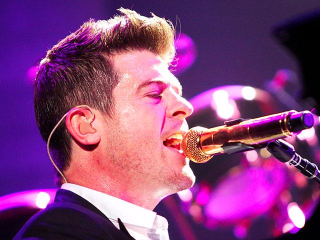 Pop Star Robin Thicke Says Father’s Death, Girlfriend’s Miscarriage