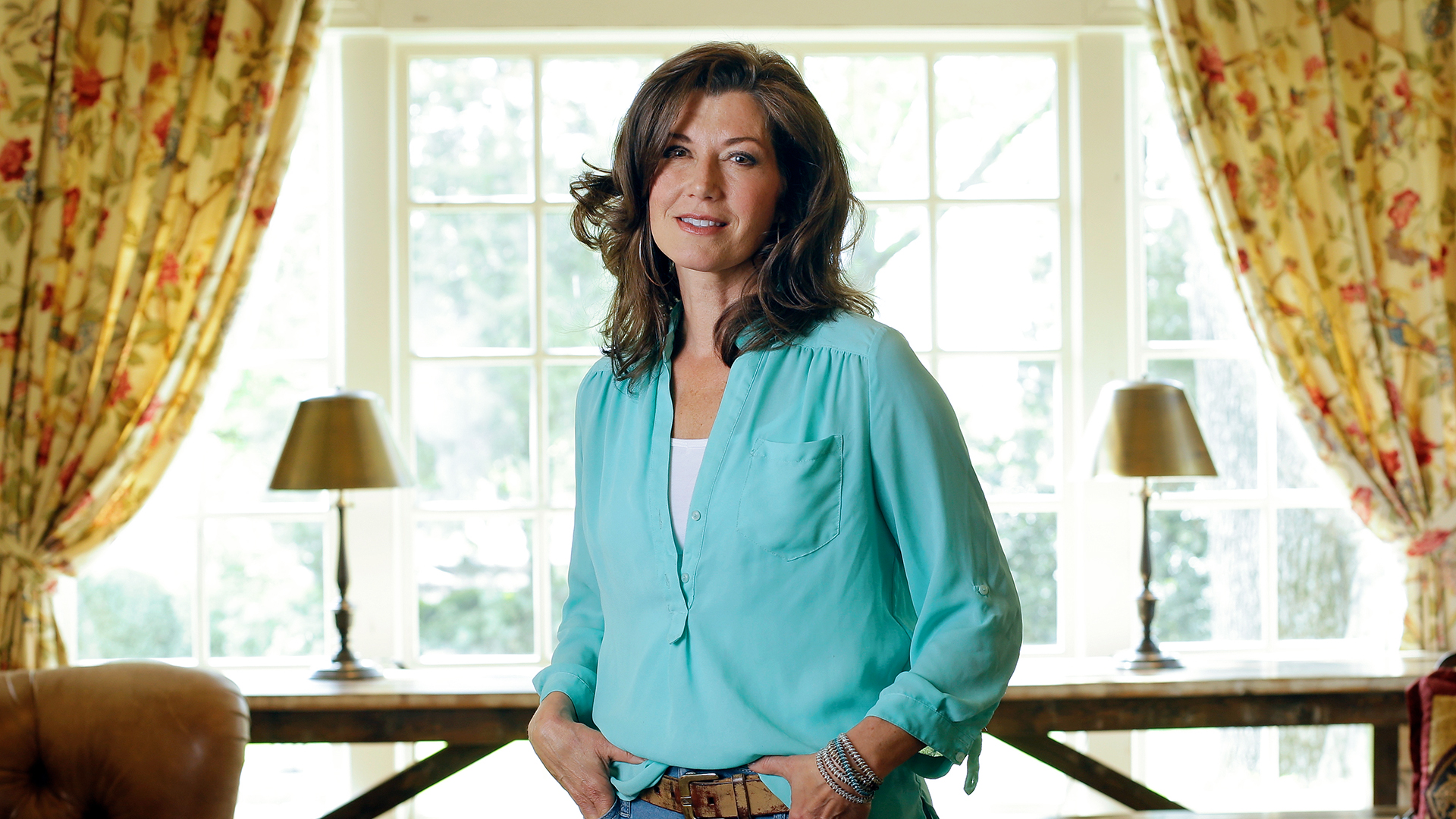 Amy Grant Still Recovering After Being Knocked Out For 10 Minutes   Amygrant03 Hdv 