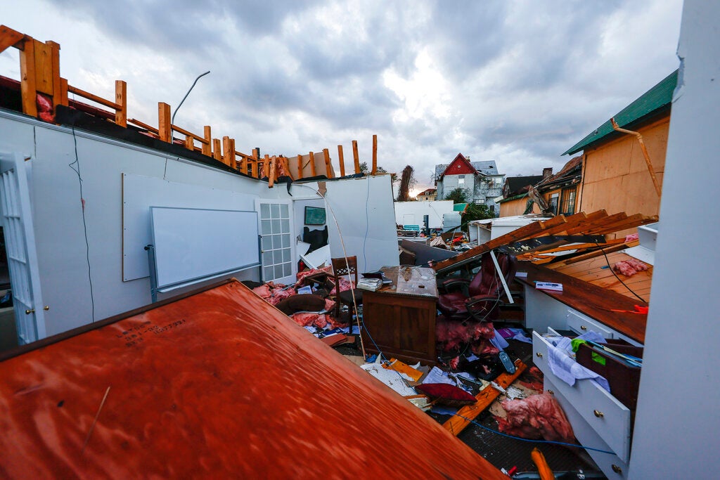 Storms, Tornadoes Slam US South, Killing at Least 7 People