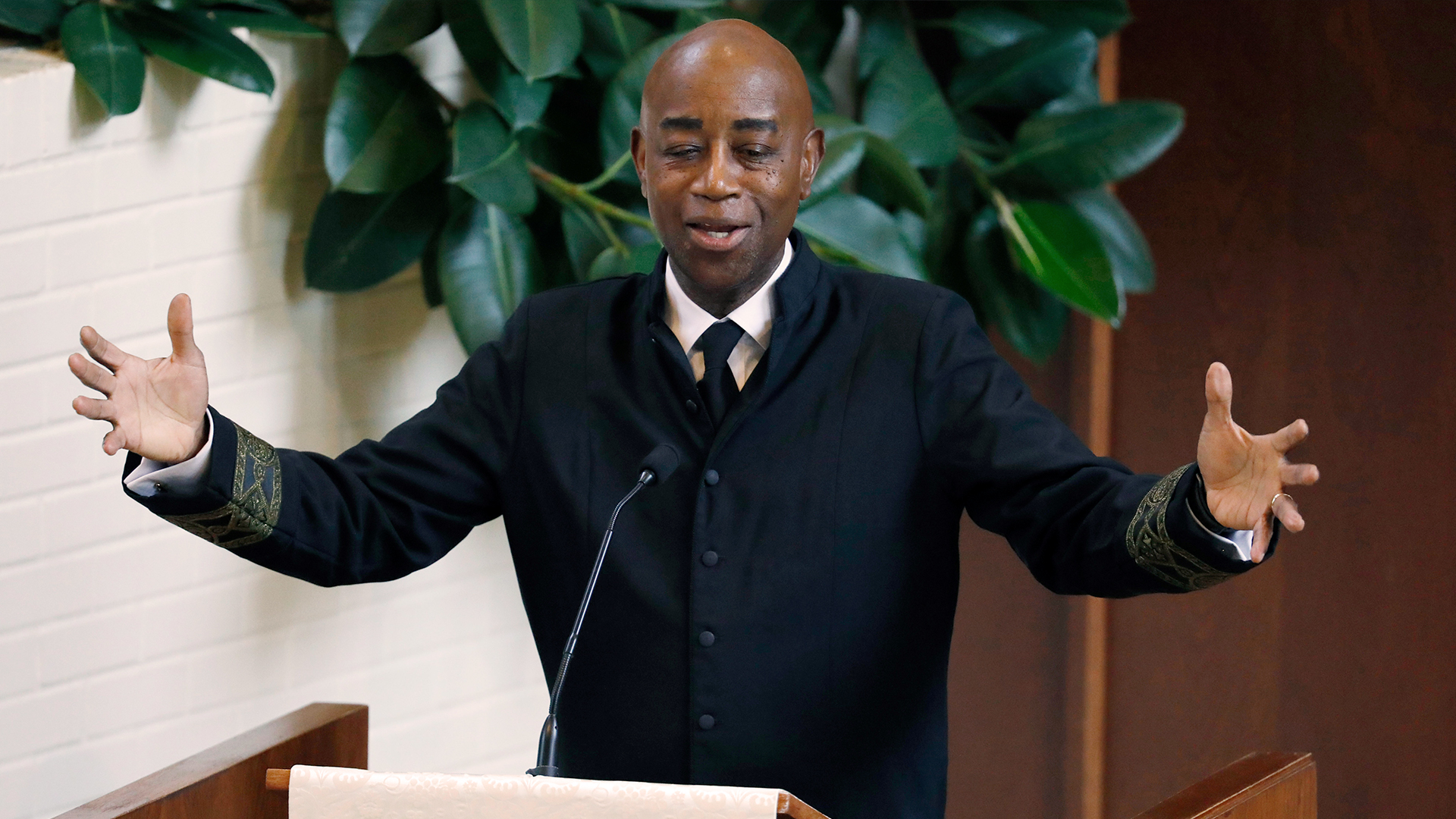 'Restore Their Souls': US Senate Chaplain Barry Black Prays Psalm 23 ...