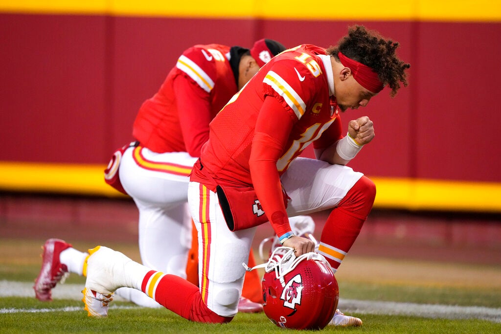 Injured Mahomes Leads Chiefs to Super Bowl Victory | CBN News
