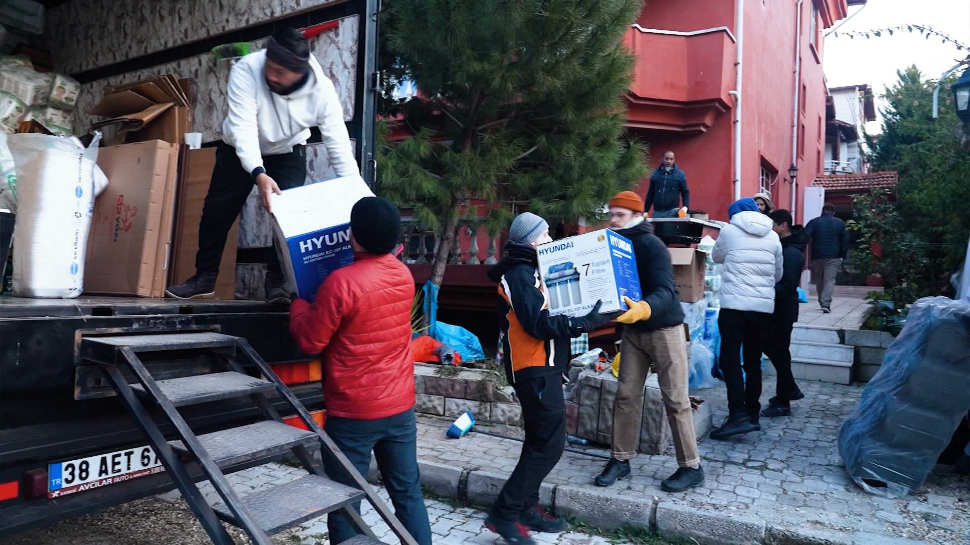 'Keep Praying': Survivors Still Being Found in Quake Rubble, Operation Blessing Relief Effort Underway