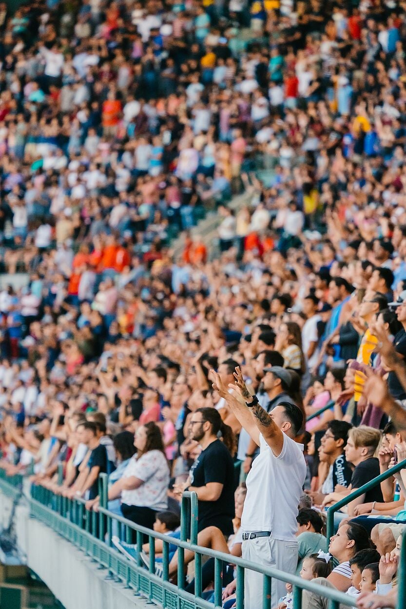 SoCal Harvest Crusade Draws 100,000 A Mighty Move of the Holy Spirit