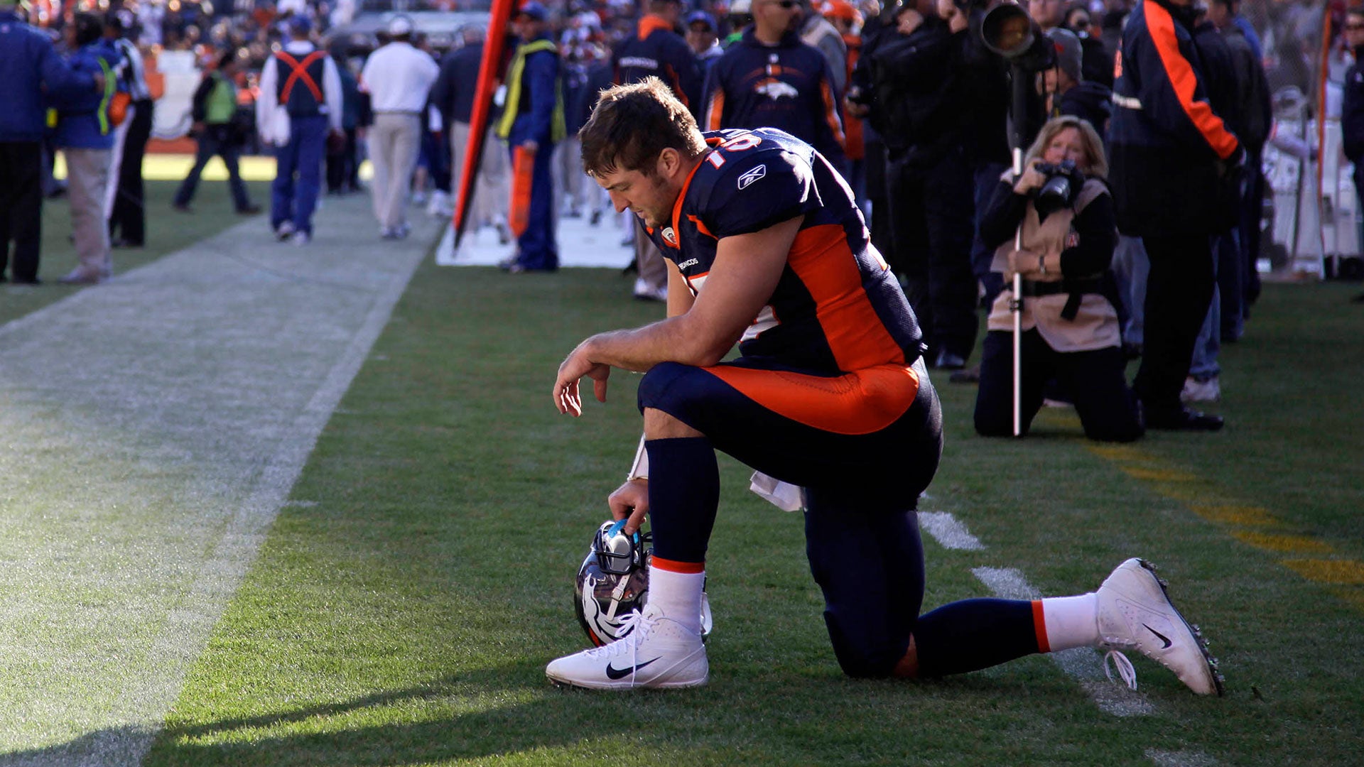 Tebow Prime Example of Media's Double Standard on Taking a or Taking a Stand CBN
