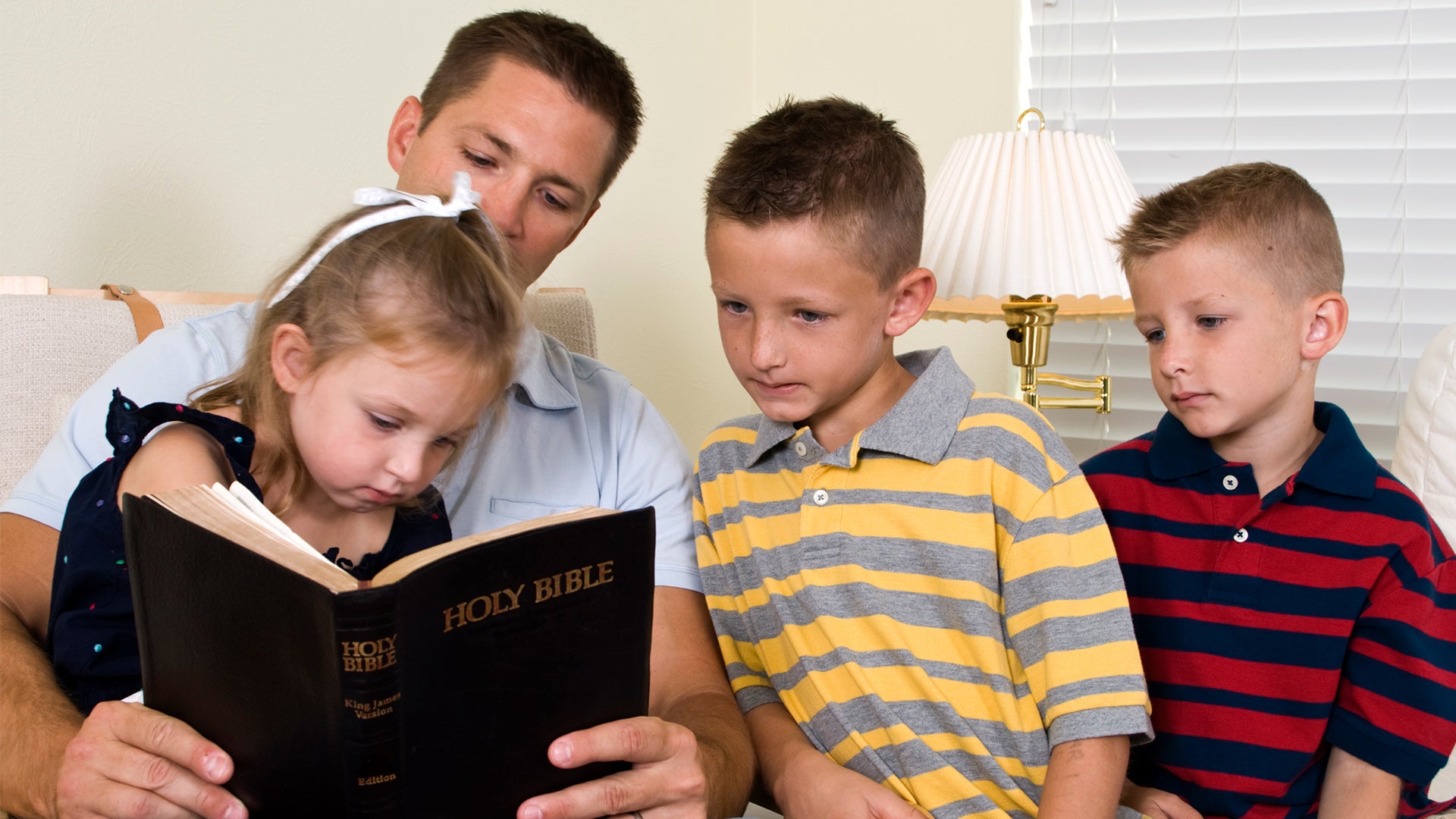 Форум читающих семей. Библия для детей. Дети читают Библию. Семья читает Библию. Библия о семье.