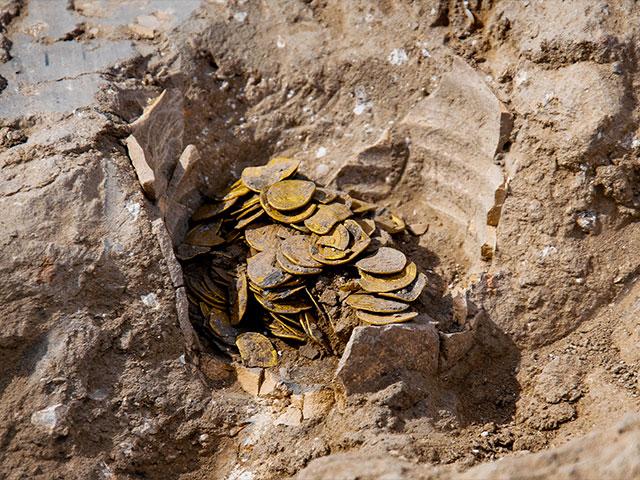 Gold Hoard Photo Credit: Israel Antiquities Authority 