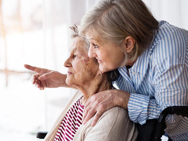 caregiver-elderly-help