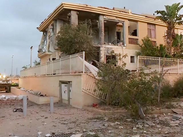Gaza rocket destroys a house in Beersheva.