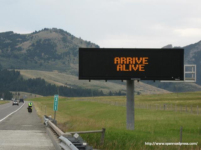 interstate-bicycling-sign_si.jpg