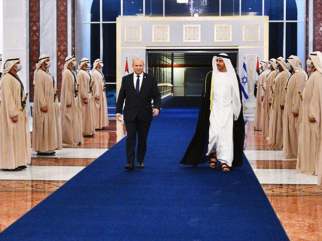 Israeli Prime Minister was received by an honor guard and the UAE Foreign Minister. Photo Credit: Haim Zach (GPO)