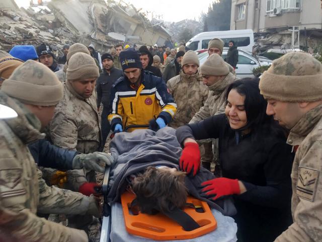 Turkish army commandos rescue Kübra, a ten-year-old girl, from under the rubble in Hatay, southern Turkey, Wednesday, Feb. 8, 2023. (Photo: IHA via AP)