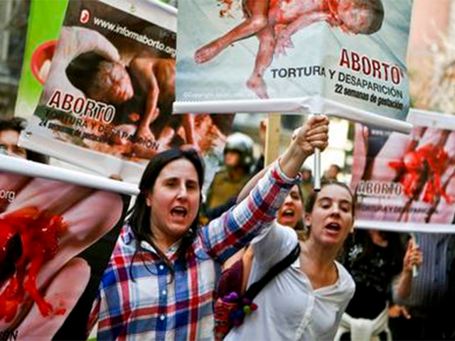 Chile aprueba el aborto en tres causales. 