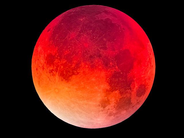 Göklerdeki İşaretler: Çin'de Kan Kırmızısı Gökyüzü ve ABD'de 'Süper Çiçek Kanlı Ay' Hızlı İncil Bitiş Zamanları Konuşması