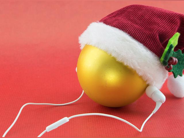 christmas-earbuds-music