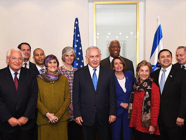 Israeli Defense Minister Avigdor Lieberman Welcomes House Minority Leader Nancy Pelosi, Photo, Ministry of Defense, Ariel Hermoni