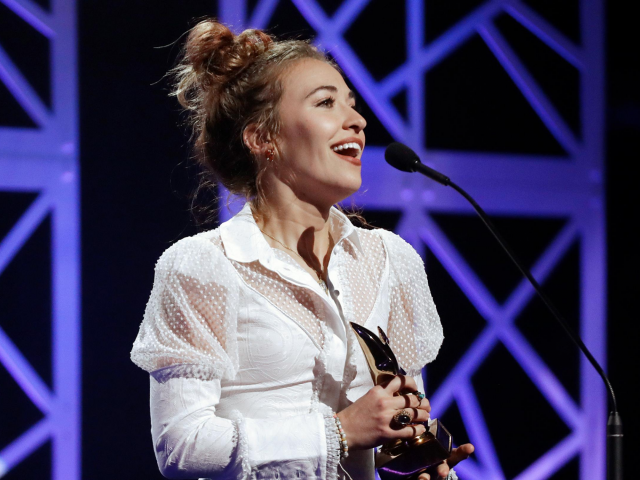 lauren-daigleap_hdv.png