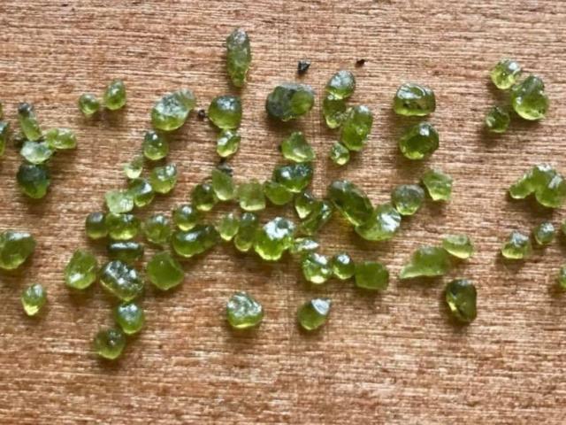 Olivine crystals from Hawaii&#039;s Kilauea volcano. Photo credit: Erin Jordan/Twitter