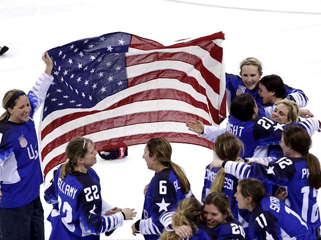 Women&#039;s Hockey Win