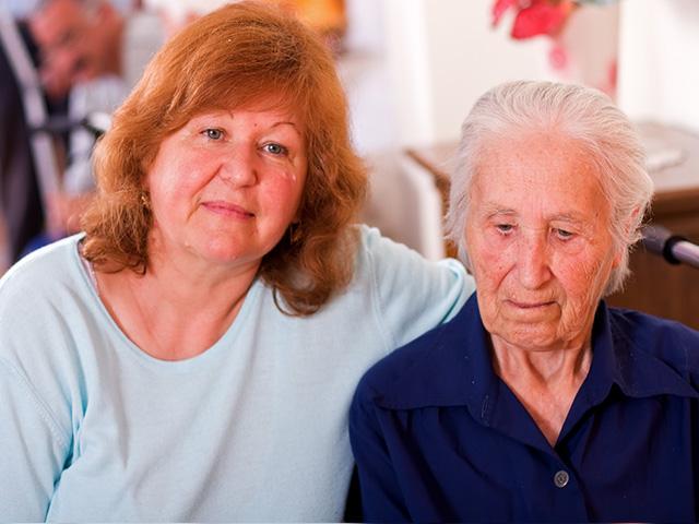 mother and daughter at assisted living home