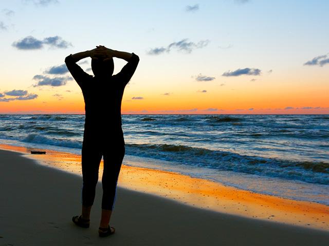 relax-beach-silhouette_si.jpg
