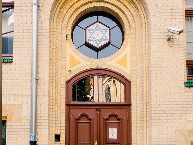 synagoguedoorwayas