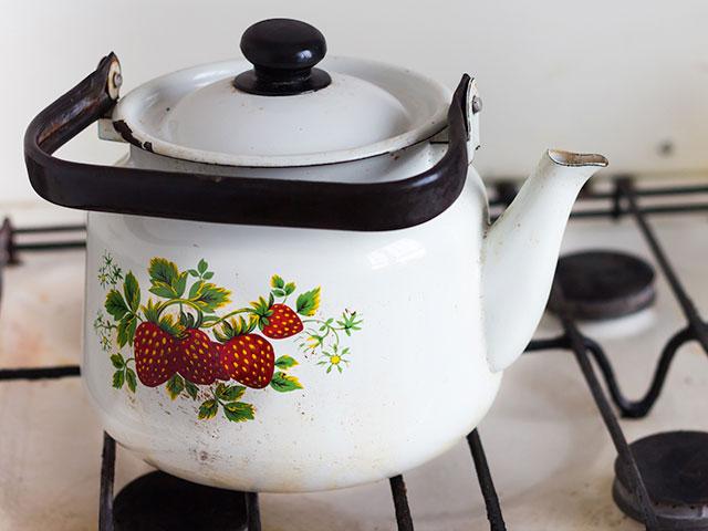 tea-kettle-stove