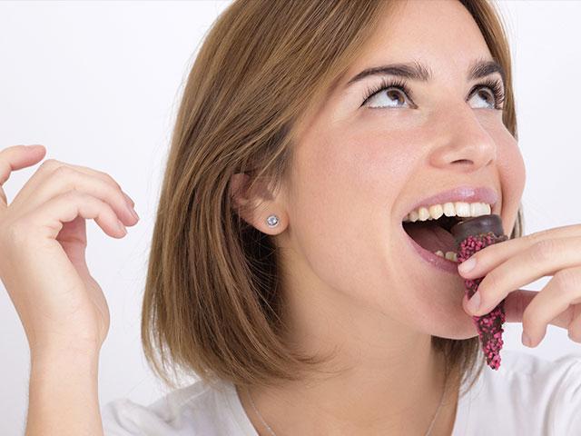 woman-eat-food