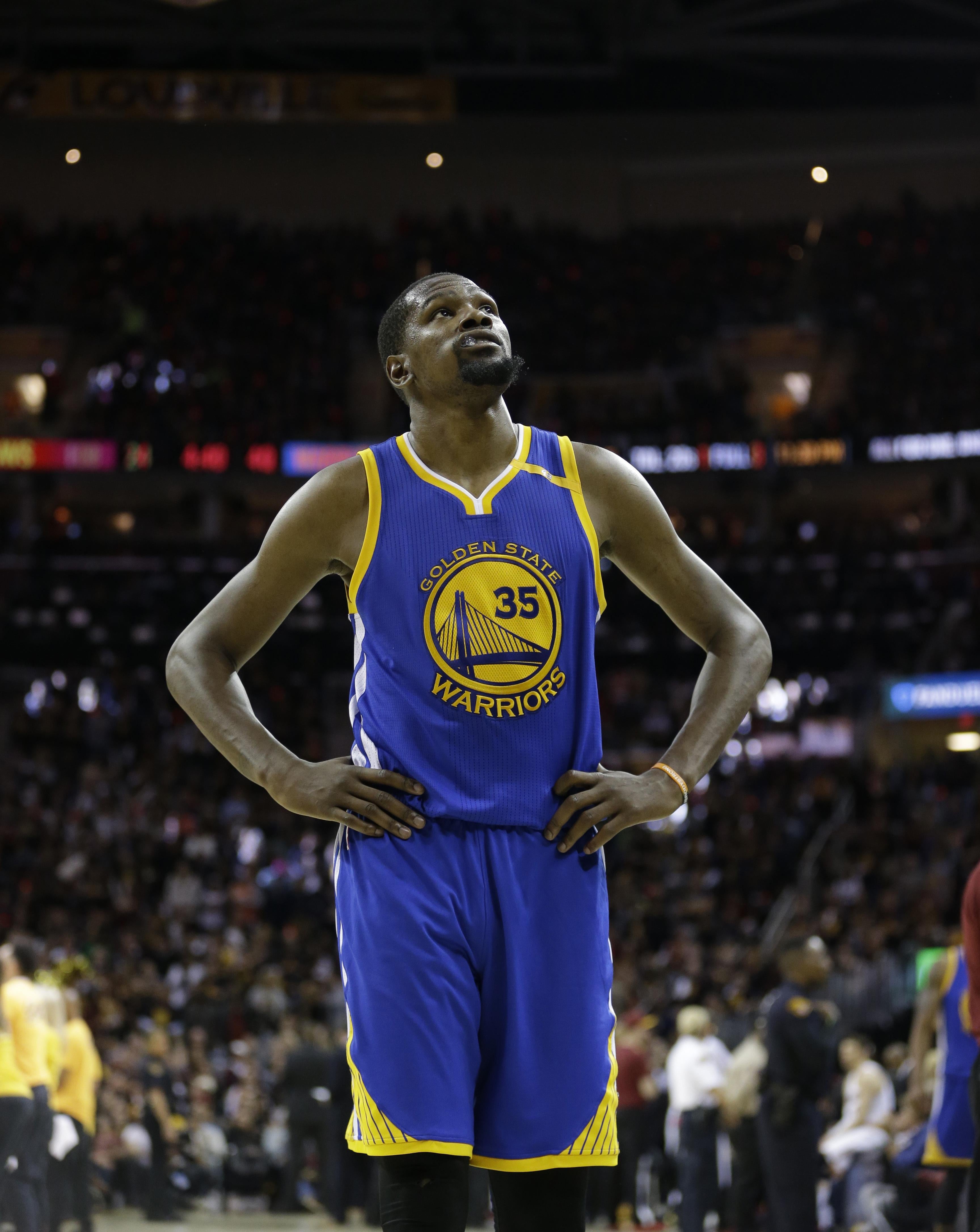 Golden State Warrior Kevin Durant Goes Low to Soar High ...