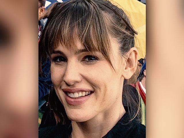 Jennifer Garner Found Faith After Miracles Heres What She Did For Easter Cbn News 