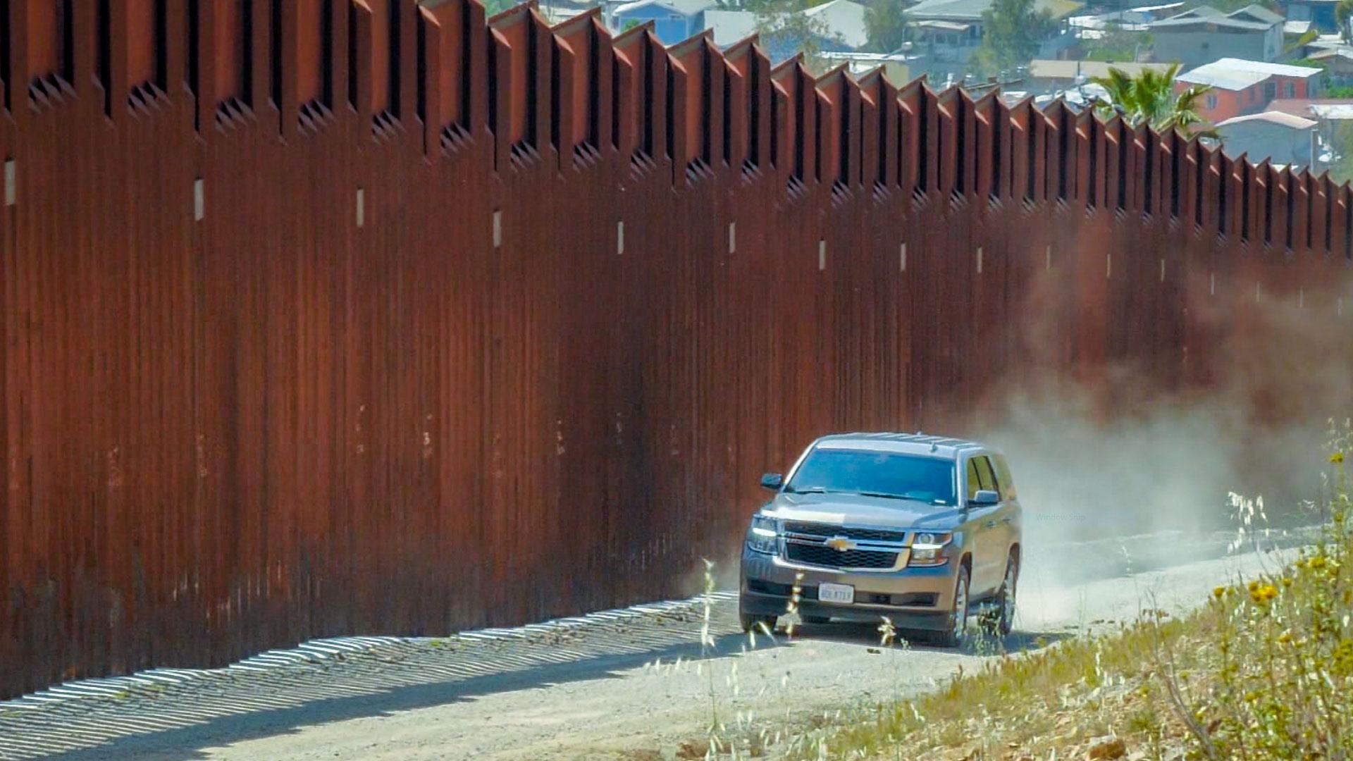 San Diego Border Tests New Wall In The Midst Of Crisis That's Creating ...