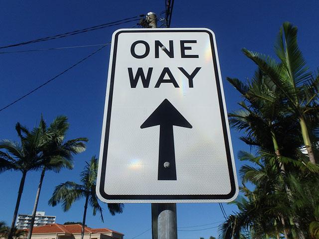 one-way-sign_si.jpg