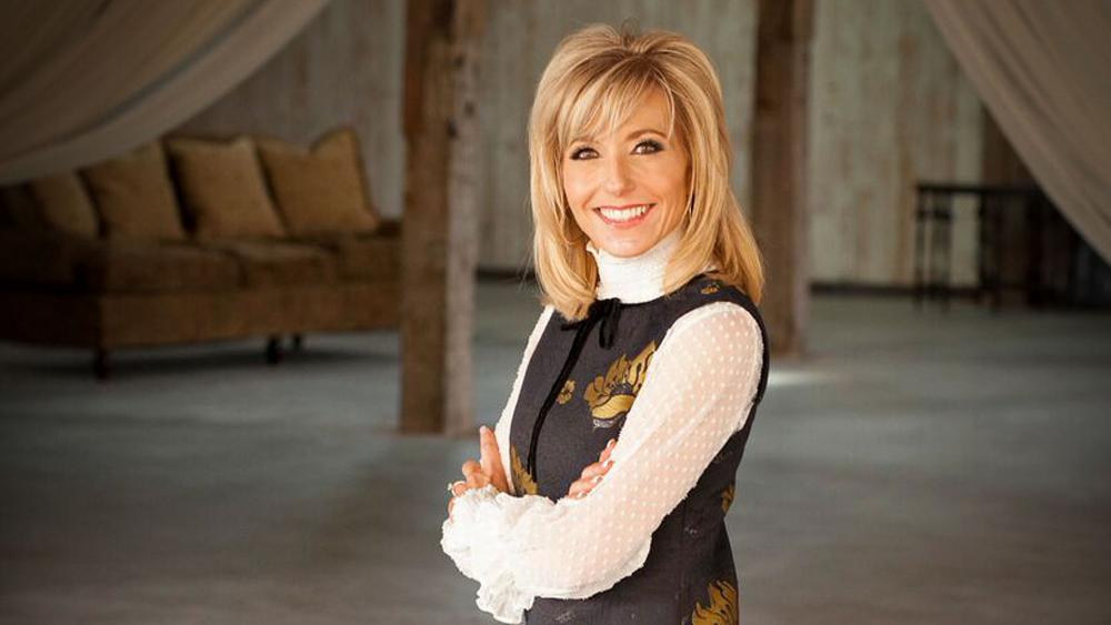 106.9 the light a quick word with beth moore