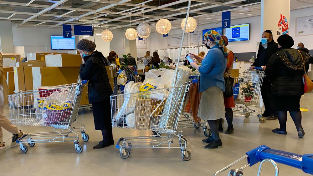 Israelis Shopping Before Third Lockdown in Israel