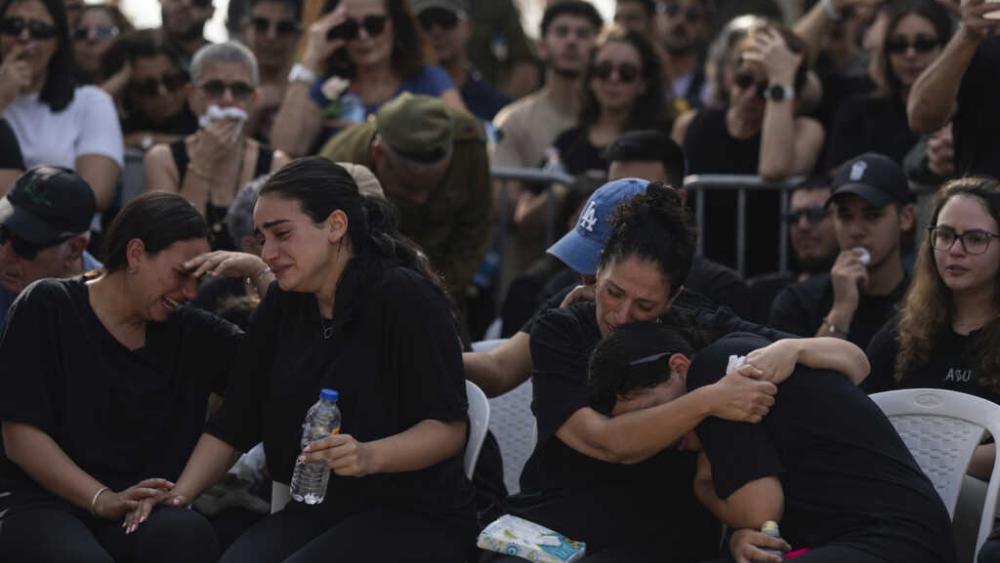 AP23298857489319-1024x683