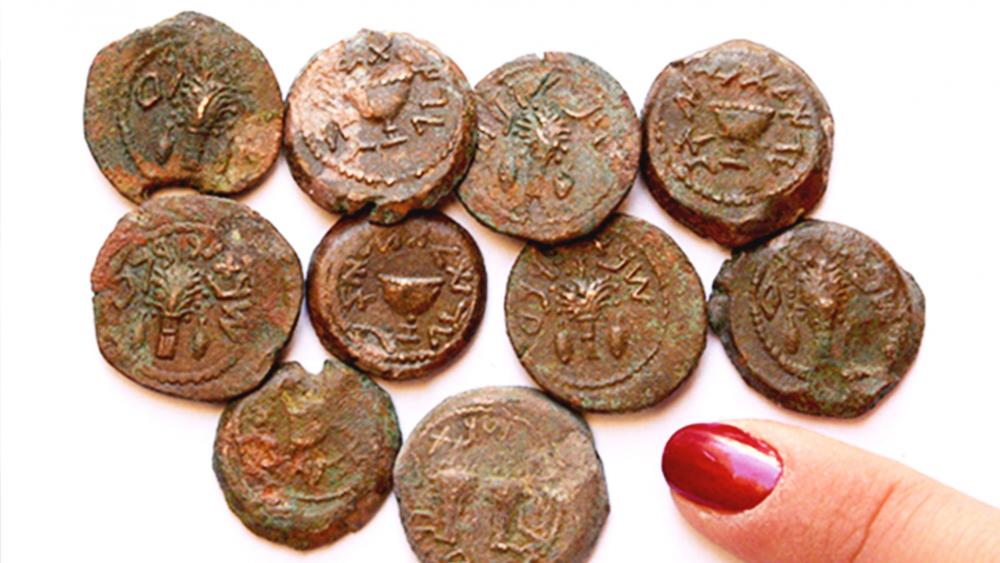 &#039;Freedom&#039; and &#039;Redemption&#039; Coins from Ophel Cave, Photo, Dr. Eilat Mazar