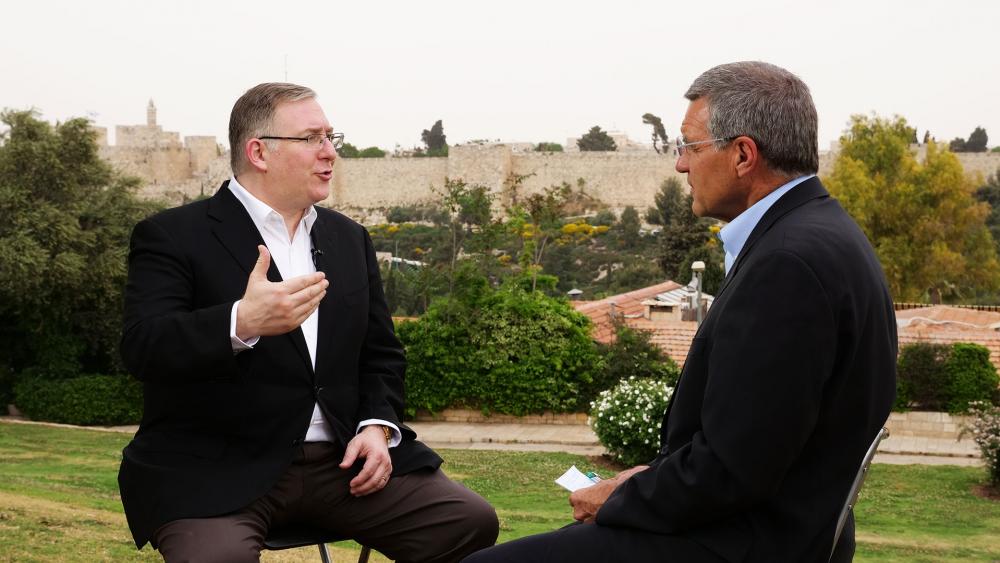 Middle East expert Joel Rosenberg speaks with CBN Bureau Chief Chris Mitchell
