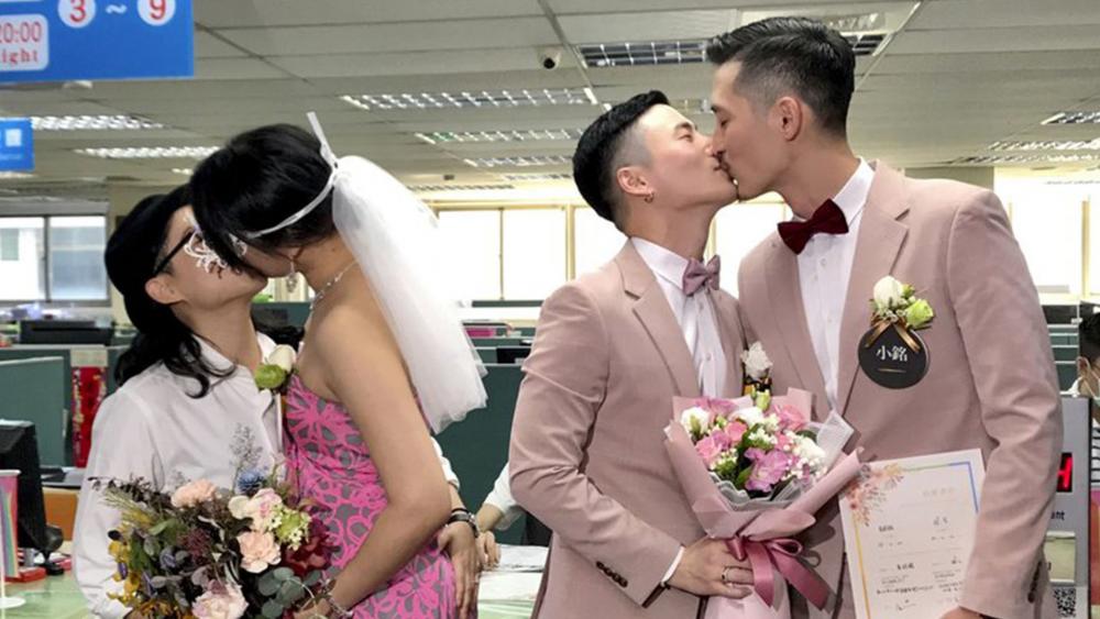 Taiw N Registra Primeros Matrimonios Entre Parejas Homosexuales CBN News   Parejasgaytaiwan Hdv 