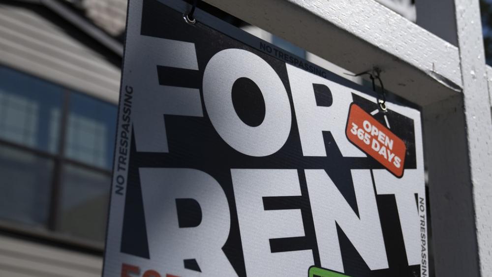 A sign reading &quot;For Rent&quot; is displayed on Monday, Aug. 26, 2024, in Lake Oswego, Ore. (AP Photo/Jenny Kane)