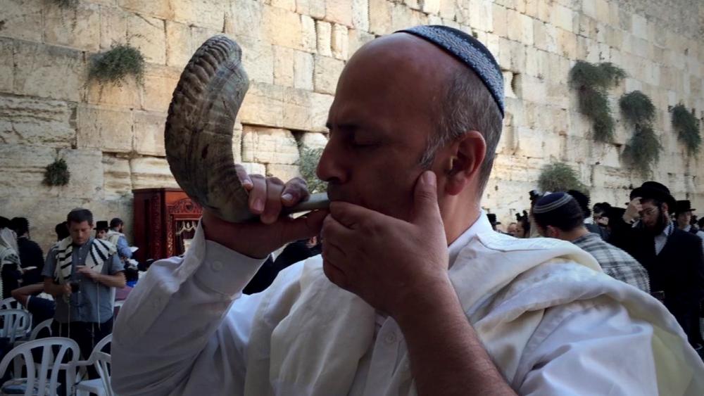 Sounding The Shofar A Call To Repentance CBN News   Shofar Hdv 