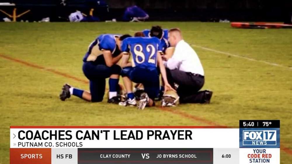 Tennessee High School Football Team Defies School Board, Holds Post-Game Prayer