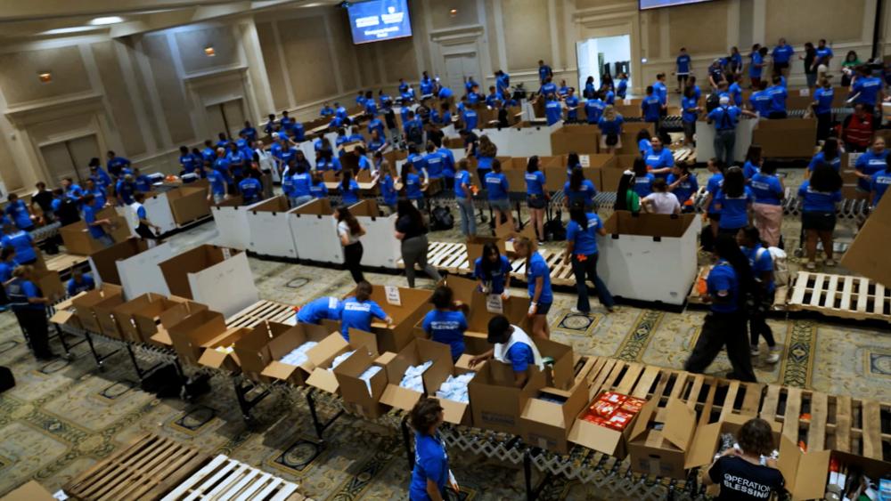 Hundreds of incoming Regent University freshmen teamed up with CBN&#039;s Operation Blessing for an epic disaster-preparedness event 