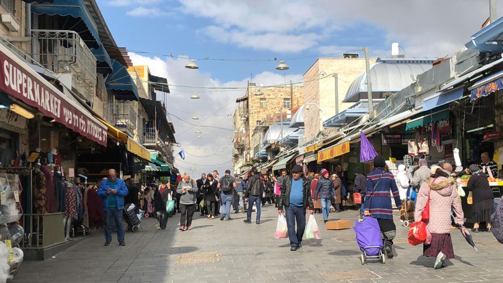 Jerusalem&#039;s Mahane Yehuda Open Air Market, Photo, CBN News
