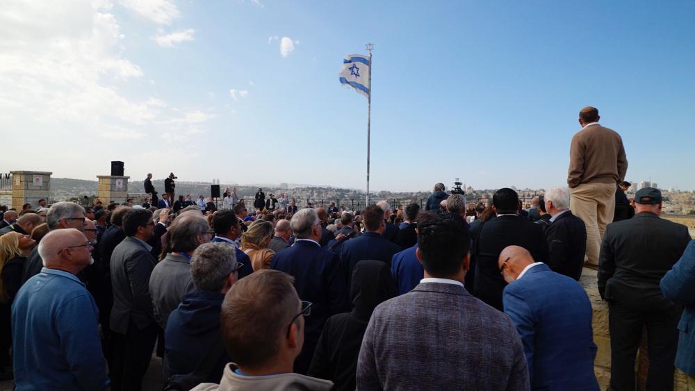 1,000 pastors gathered on the Mount of Olives to pray for the peace of Jerusalem, Dec. 7, 2025.  Photo Credit: CBN News. 